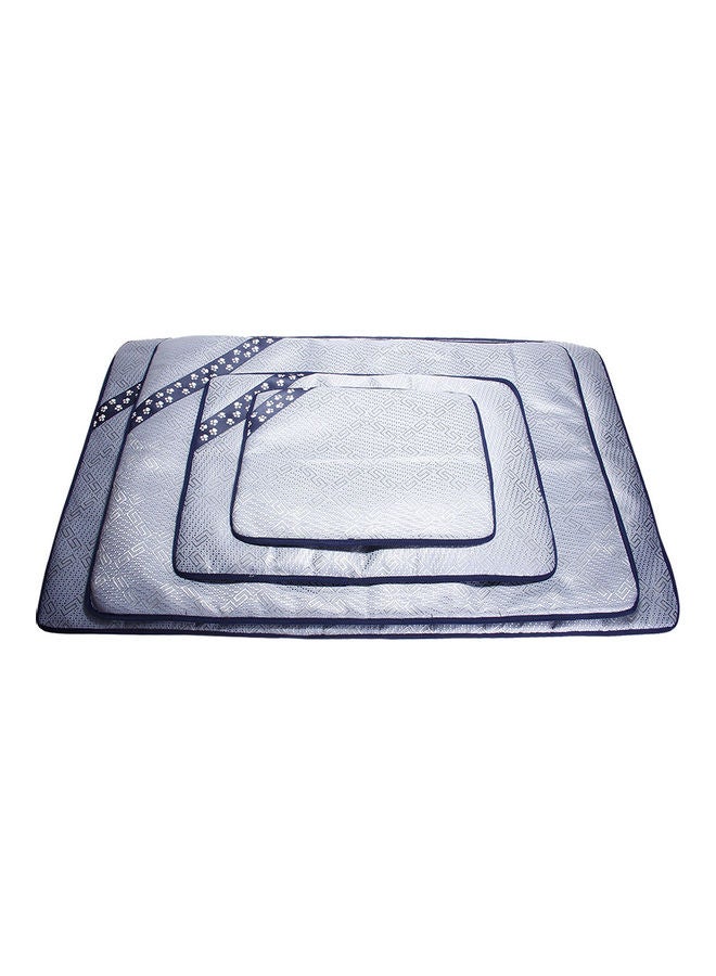 بساط نوم صيفي للحيوانات الأليفة مصنوع من الحرير البارد مكون من 4 قطع فضي / أزرق - Image 1