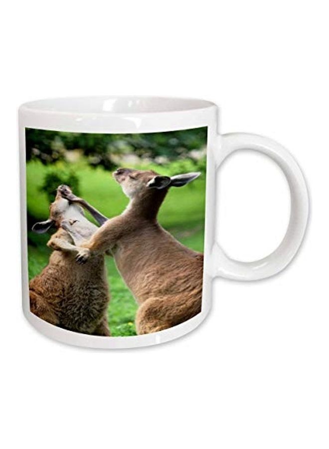 مج بطبعة تحمل عبارة "Fighting Kangaros" متعدد الألوان