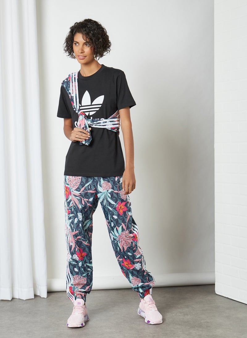 adidas Originals Logo Detail Crew Neck T-Shirt Black/White  - Image 4