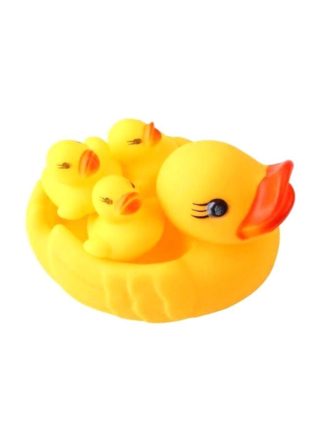 بيوينتي طقم ألعاب استحمام تصدر صوتاً على شكل بط من المطاط مكون من 4 قطع - Image 1