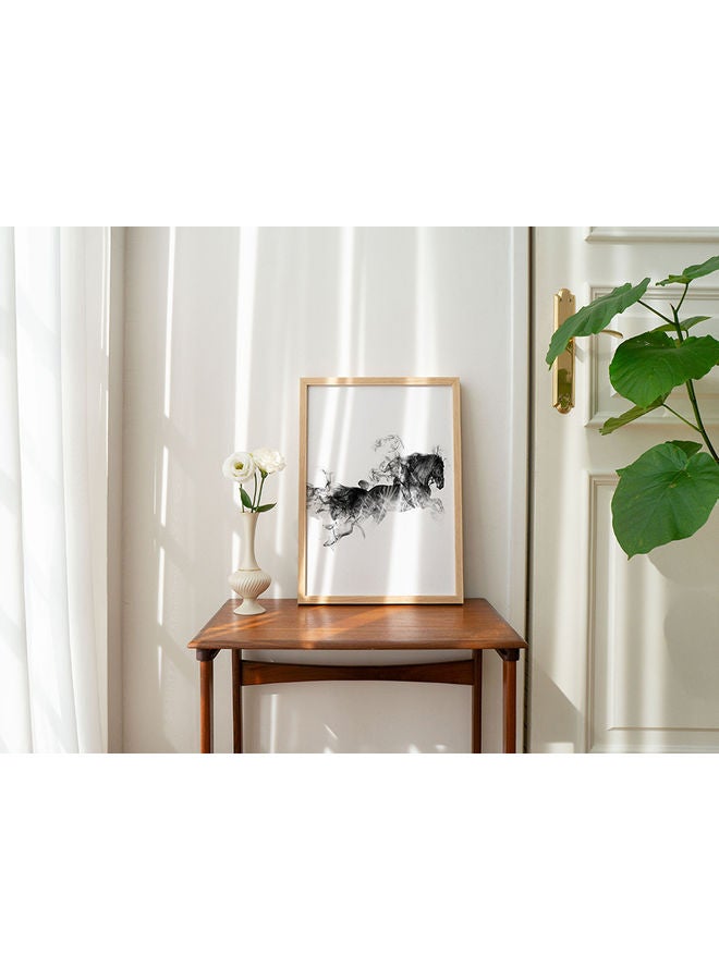 لوحة فنية بإطار على شكل  حصان أبيض/ أسود 33x43سم - Image 2