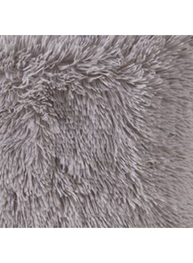 ريغال إن هاوس طقم وسادات ديكور فرو من قطعتين رمادي 65x65سم - Image 3