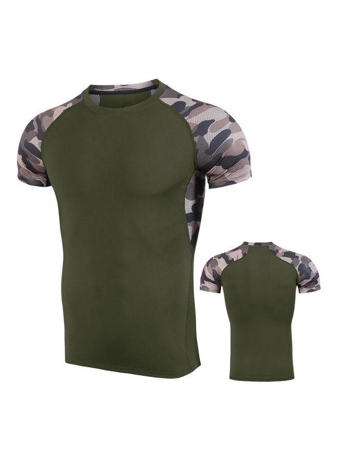 تيشيرت بفتحة رقبة مستديرة مزين بطبعة كاموفلاج أخضر/رمادي - Image 2