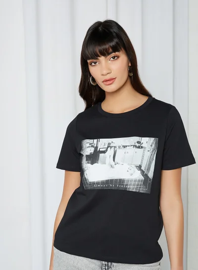 VERO MODA Front Graphic T-Shirt Black Bathtub Print