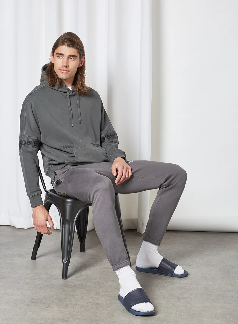 FINGERCROXX Solid Joggers Dark Grey