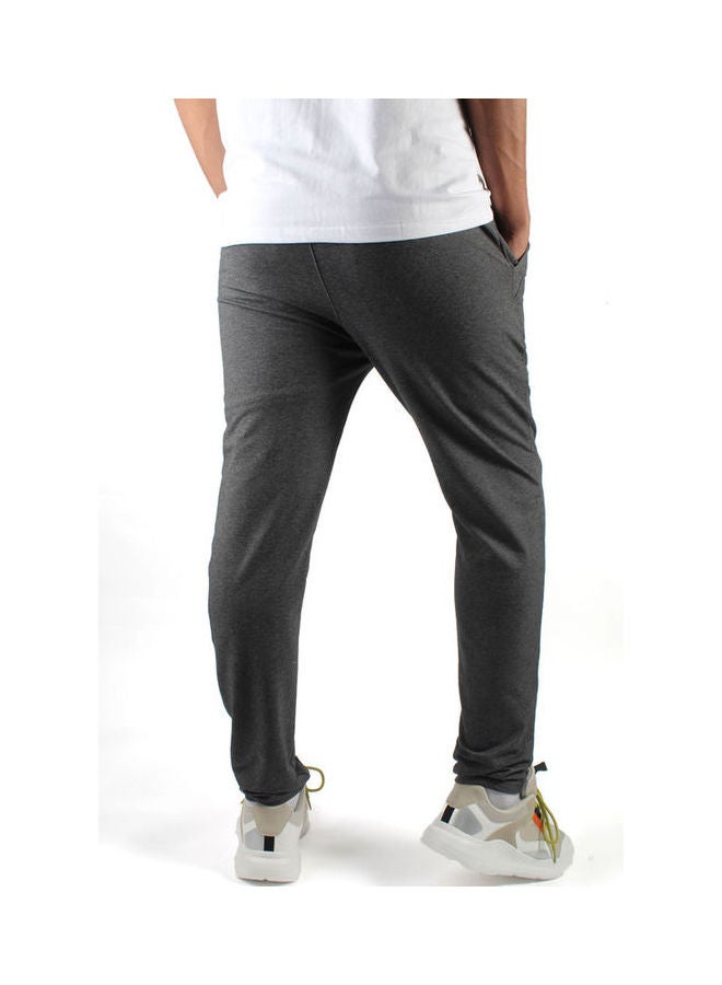 بنطال رياضي خفيف بقصة ضيقة رمادي داكن - Image 2