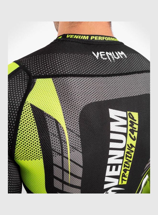 VENUM Training Camp 3.0 Long Sleeves Rashguard Black/Neo Yellow  - Image 3