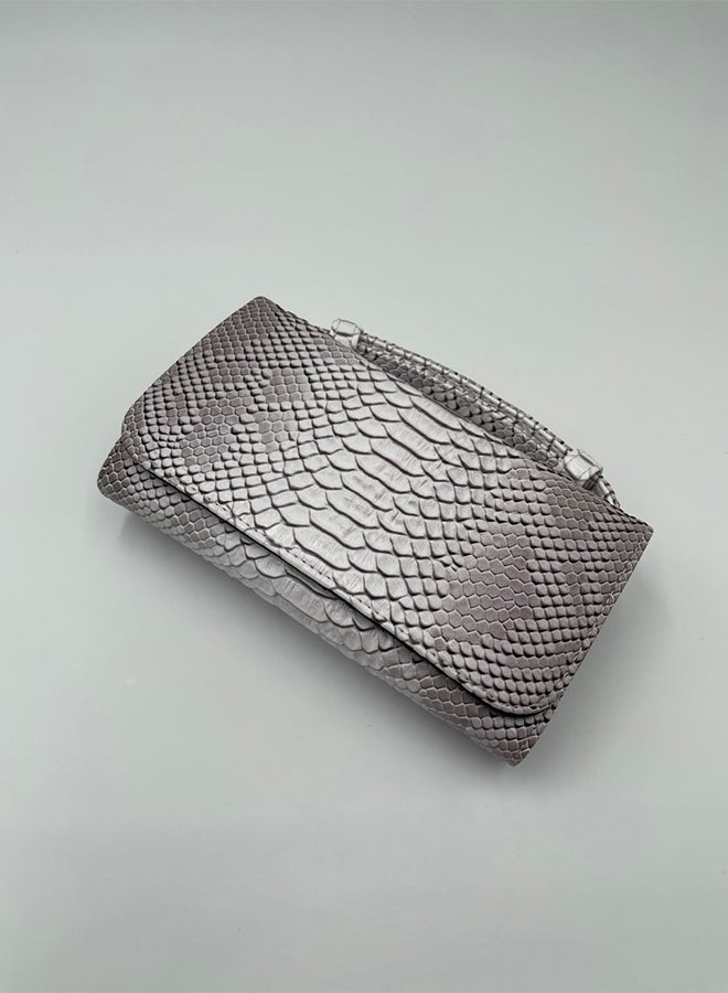 حقيبة كروس مزينة بتصميم جلد ثعبان أبيض - Image 3