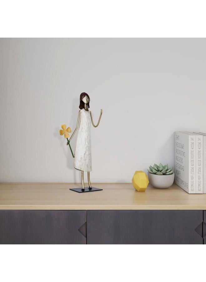 توراتس تمثال فتاة تحمل زهرة أبيض/أصفر - Image 3
