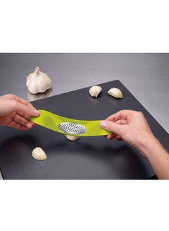 Joseph Joseph Rocker Garlic Crusher Green/Silver 9x3.5x5cm  - Image 3