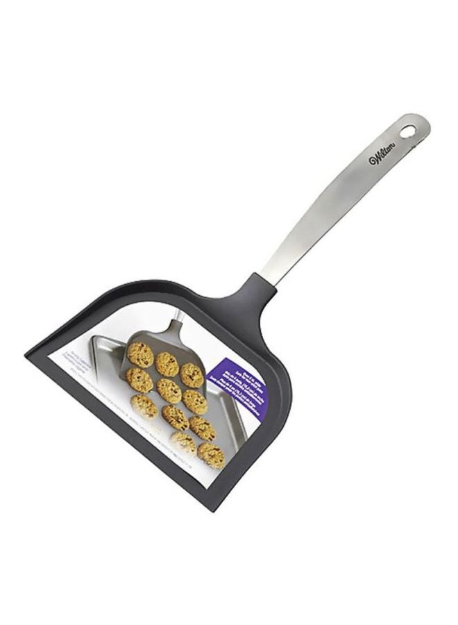 Wilton - Big Cookie Spatula Black/Silver 15.24cm - Image 1