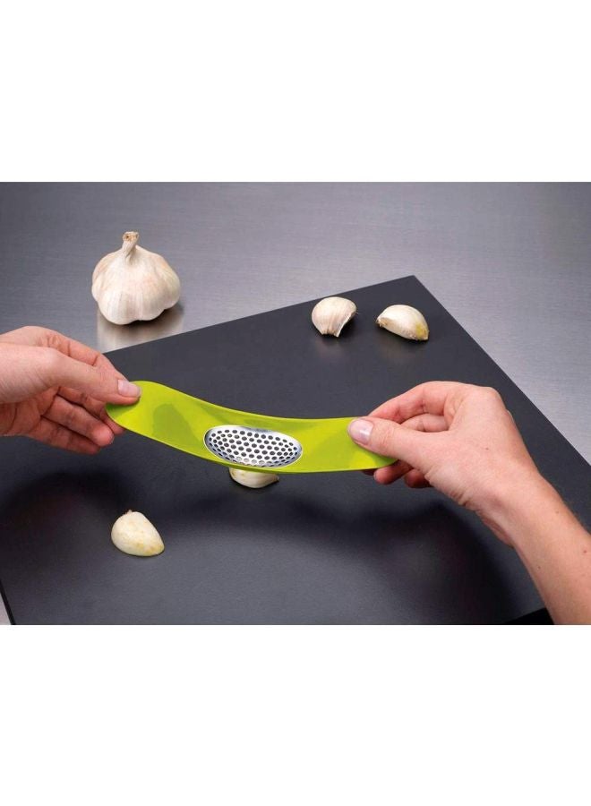 جوزيف جوزيف مفرمة ثوم من البلاستيك أخضر/فضي - Image 2