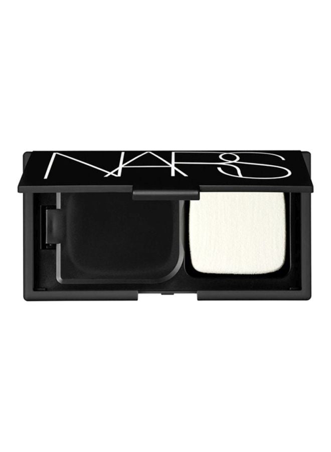 نارس حافظة كريم أساس لامع بقوام بودرة مضغوطة بيج - Image 1