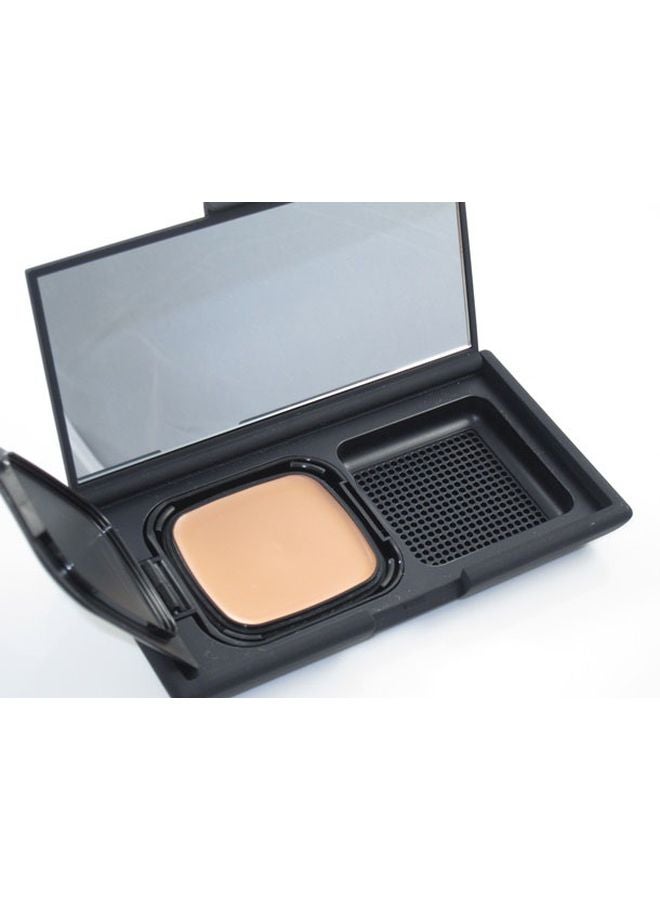 نارس حافظة كريم أساس لامع بقوام بودرة مضغوطة بيج - Image 4