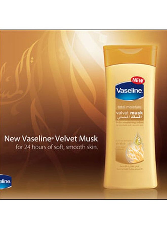 فازلين مجموعة لوشن صحي موحد للون ومسك مخملي للترطيب الفائق، مكونة من قطعتين 800ملليلتر - Image 3