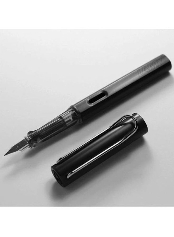 Safari Fine Nib Fountain Pen Black - v1615998400/N36336294A_3