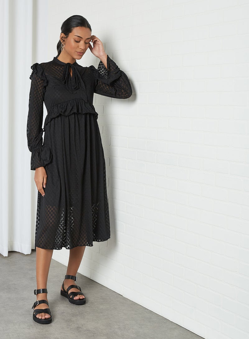 SIVVI for HANIYA Textured Ruffled Trim Dress Black - Image 3