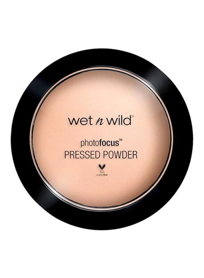 Wet N Wild - Photofocus Lightening Pressed Powder Neutral Beige - Image 1