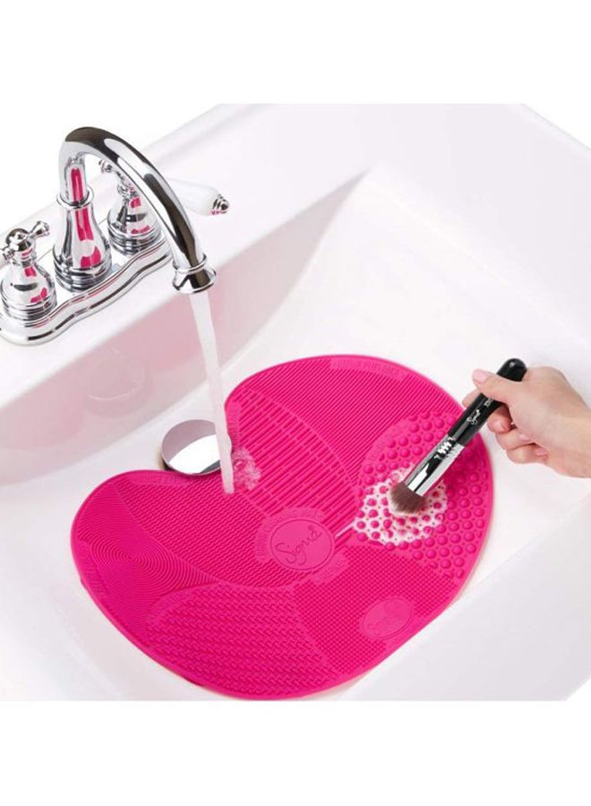 شاربدو أداة من السيليكون بشكل فراشة لتنظيف فرش المكياج وردي - Image 2