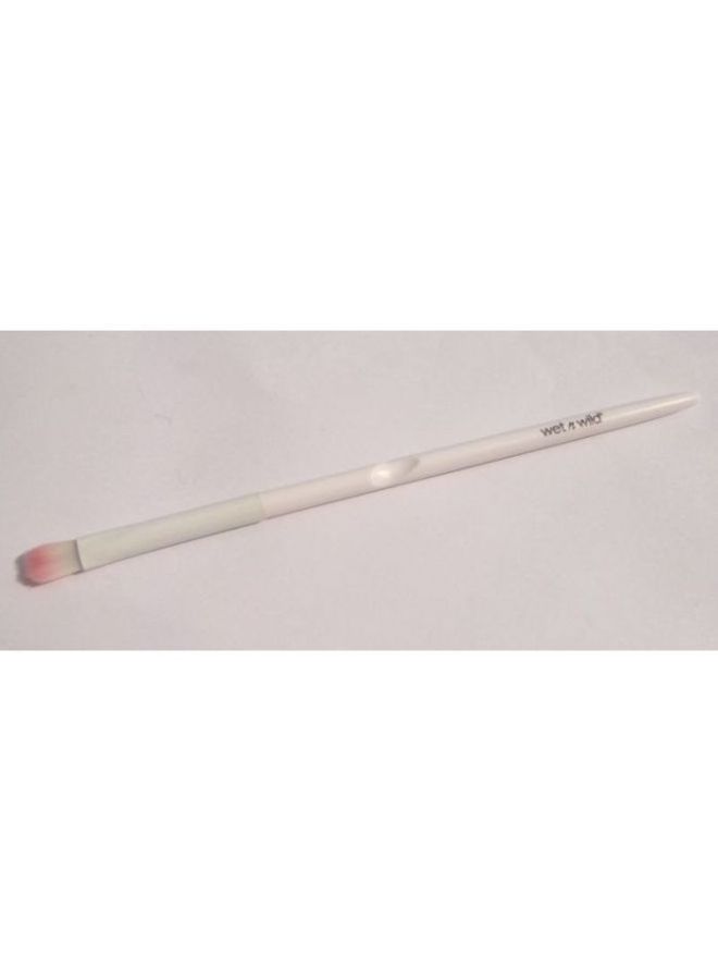Wet N Wild - Small Concealer Brush White - Image 1