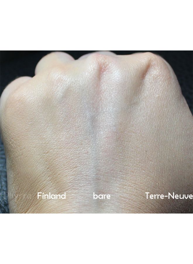 NARS Pure Radiant Tinted Moisturizer SPF30 Terre Neuve  - Image 2