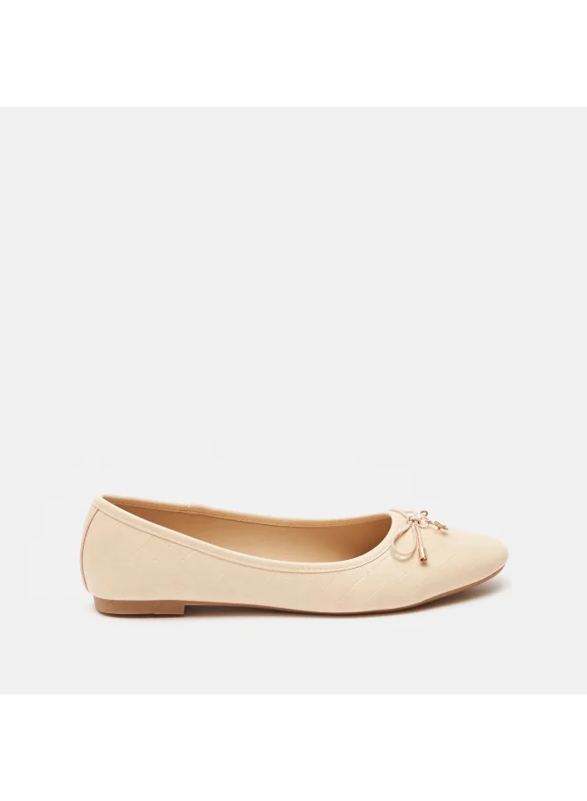 shoexpress Textured Bow Accent Round Toe Ballerina Beige