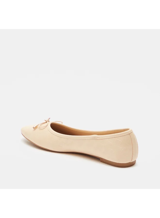 shoexpress Textured Bow Accent Round Toe Ballerina Beige