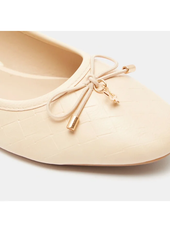 shoexpress Textured Bow Accent Round Toe Ballerina Beige