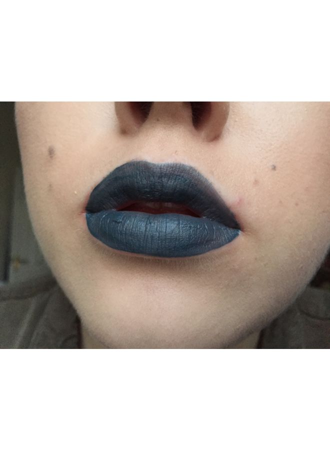 Essence Vibrant Shock Lip Paint 06 Black Widow - Image 3
