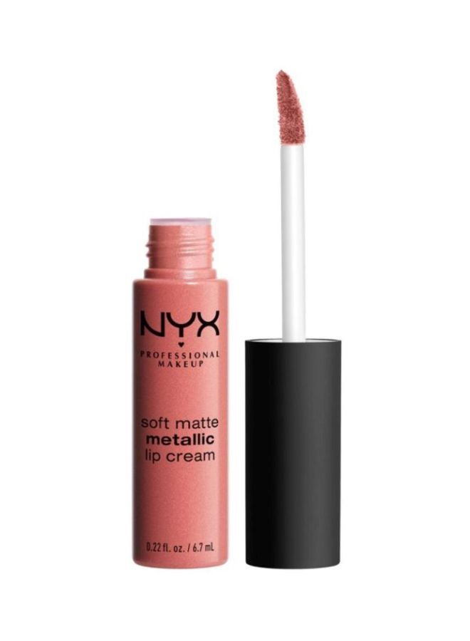 Soft Matte Metallic Lip Cream Cannes
