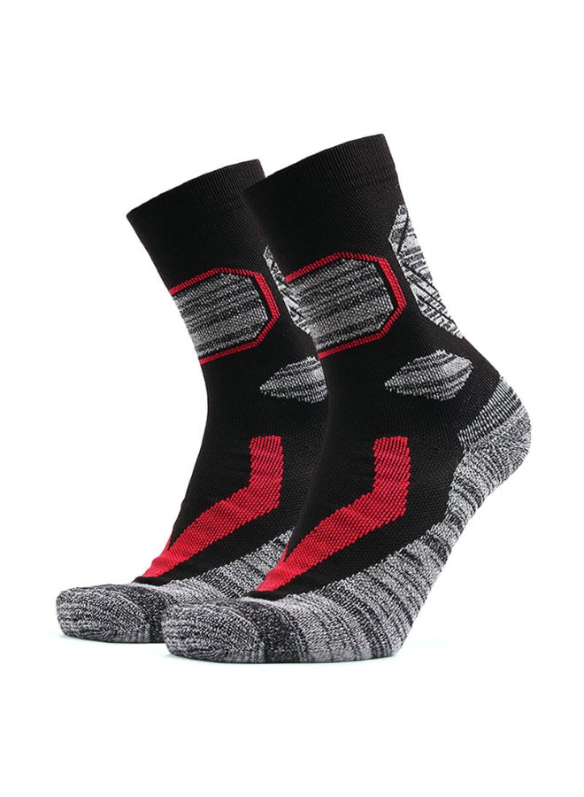 جوارب رياضية مقاومة للانزلاق ومناسبة للارتحال أسود / رمادي / أحمر