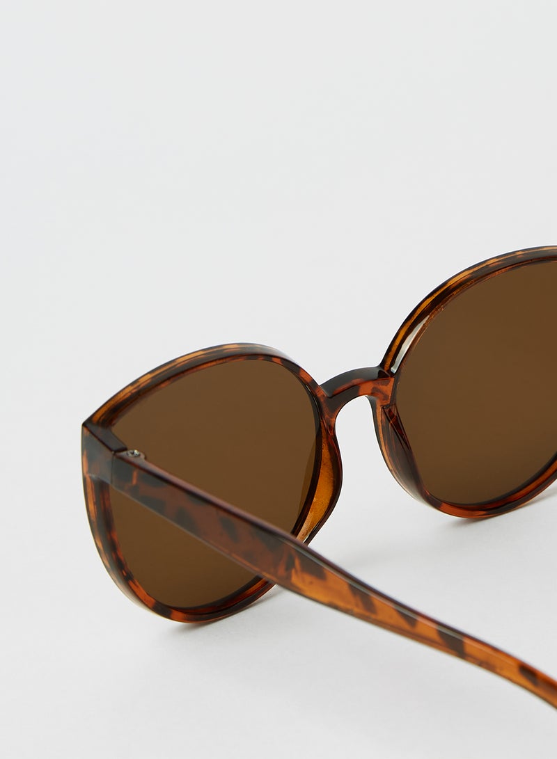 ال سي وايكيكي نظارة شمسية بإطار على شكل عين قطة طراز LCW-9SN621Z8 للنساء - Image 2