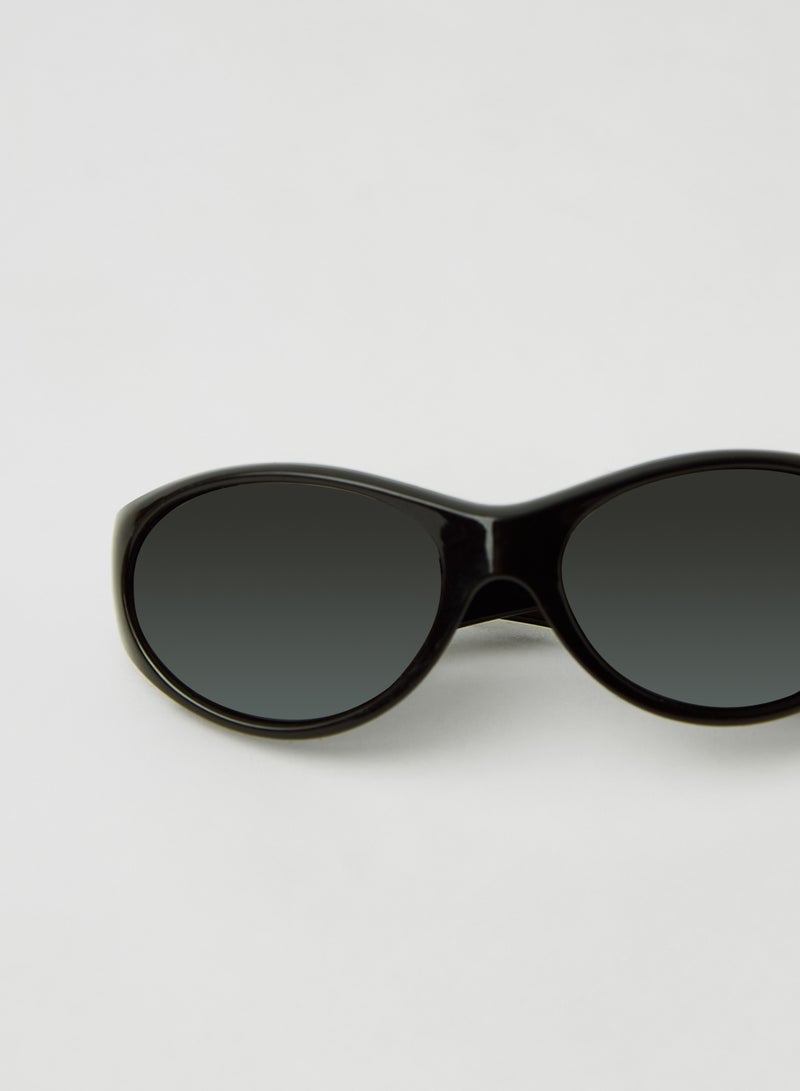 ال سي وايكيكي - نظارة شمسية بإطار على شكل عين قطة طراز LCW-9SN637Z4 للأولاد - Image 1