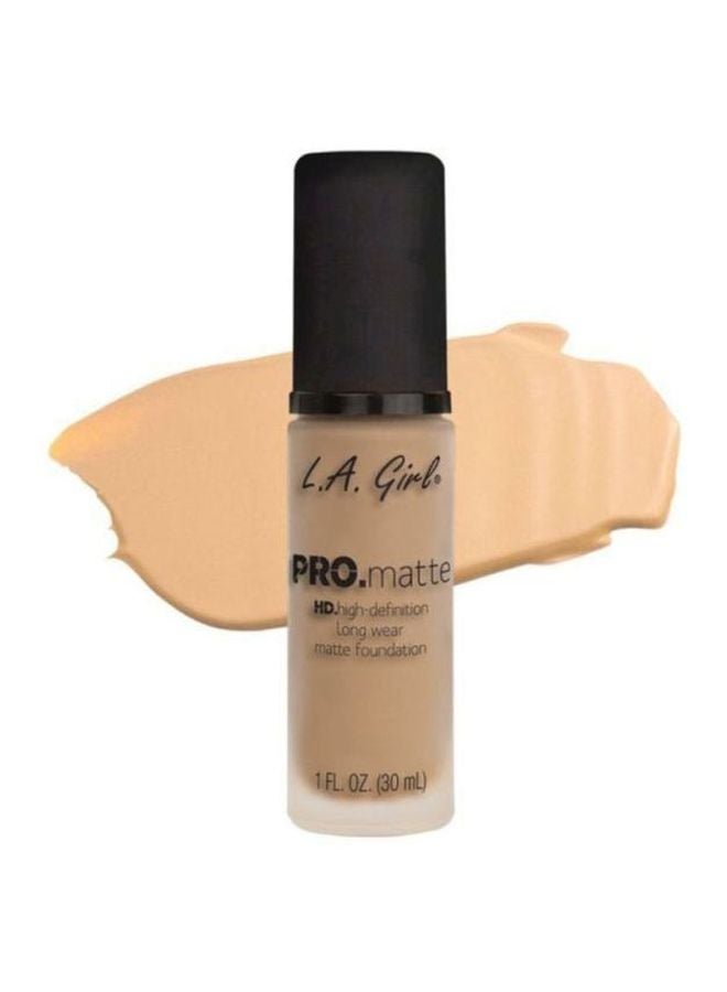 LA Girl - PRO Matte Foundation GLM672 Bisque - Image 1