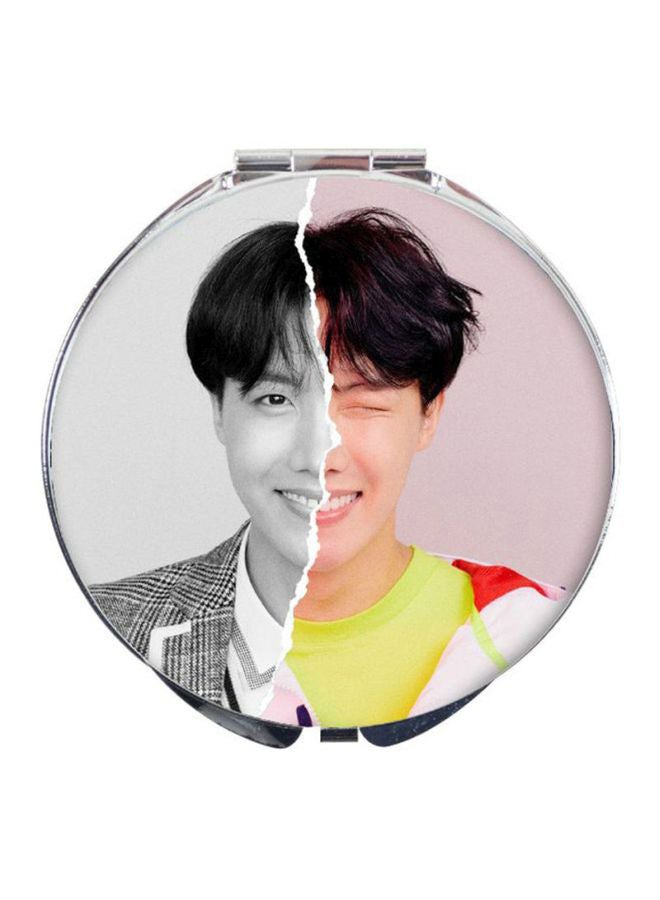 كول بيبي مرآة مزينة بطبعة شخصيات BTS وردي/ أسود/ أخضر - Image 1