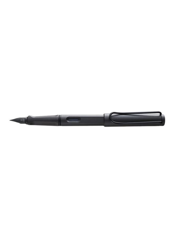 LAMY Safari Medium Nib Fountain Pen Black  - Image 1