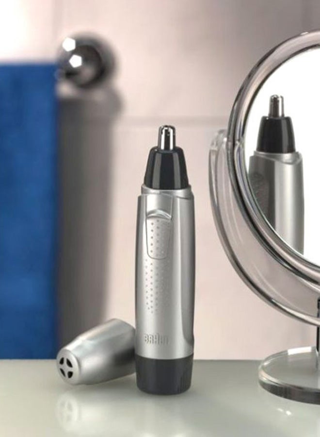 براون ماكينة حلاقة لشعر الأذن والأنف أسود/ فضي - Image 2