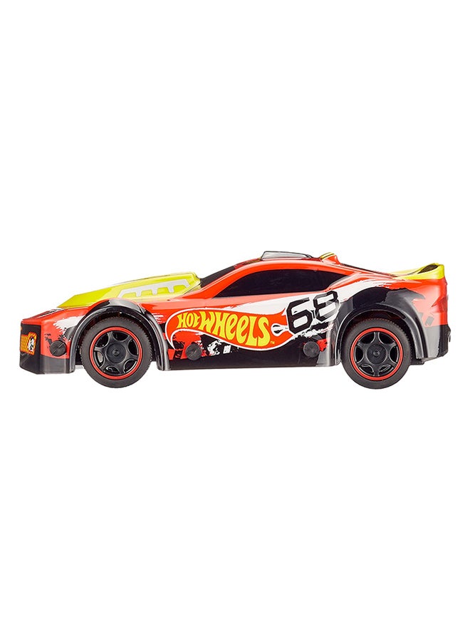 Hot Wheels Mondo Remote Control 1:24 Scale Vehicle – Full Function 8km/h Racing Car with Spare Tires, 3+ Years 17cm – Remote Control Toy for Kids Ages 6+ 17cm - Image 2