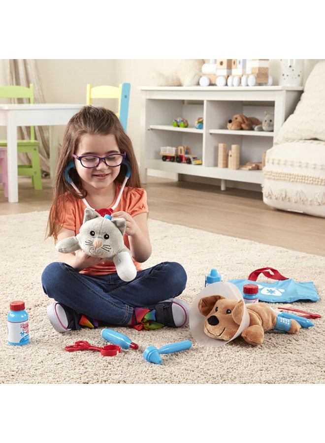 Melissa & Doug - 24-Piece Examine And Treat Pet Vet Set - Image 1
