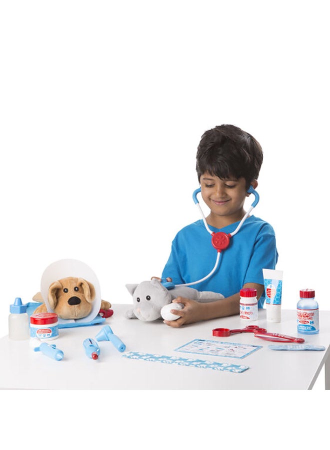 Melissa & Doug - 24-Piece Examine And Treat Pet Vet Set - Image 1