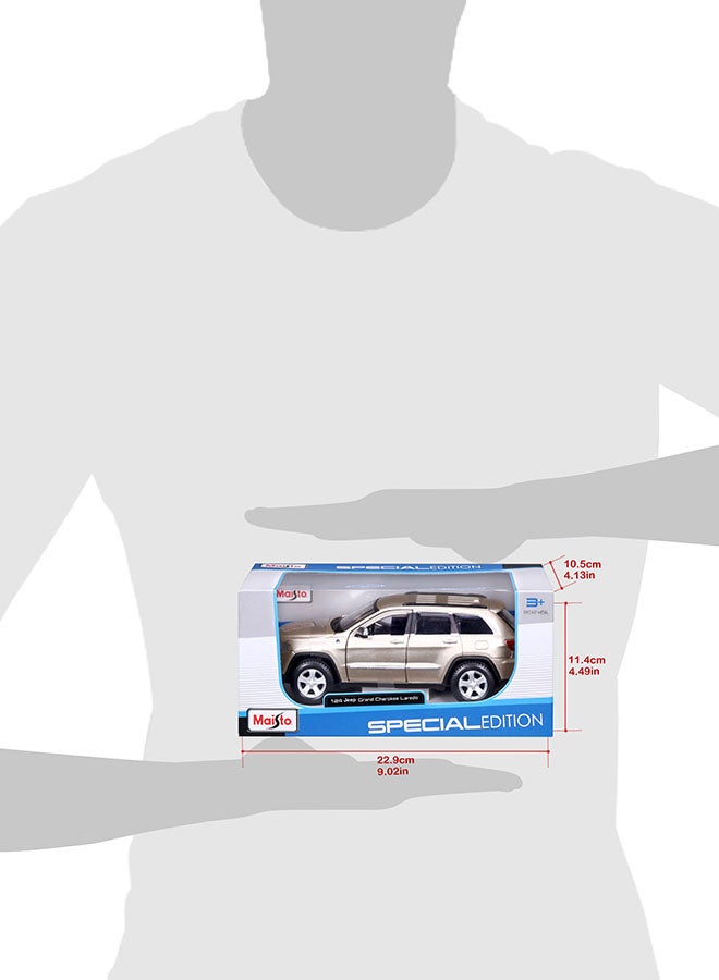 Maisto - Special Edition Grand Cherokee Laredo 1:24 Diecast Jeep  - Colour May Vary - Image 1