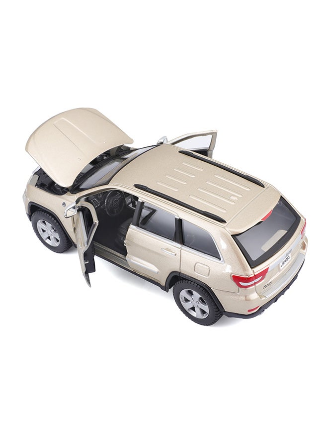 Maisto - Special Edition Grand Cherokee Laredo 1:24 Diecast Jeep  - Colour May Vary - Image 1