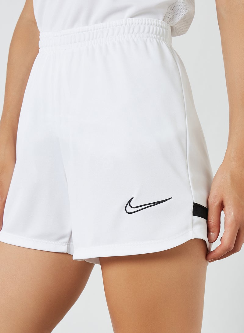 نايكي شورت أكاديمي مصنوع باستخدام تقنية دراي فيت أبيض/أسود/أسود (أسود) - Image 4