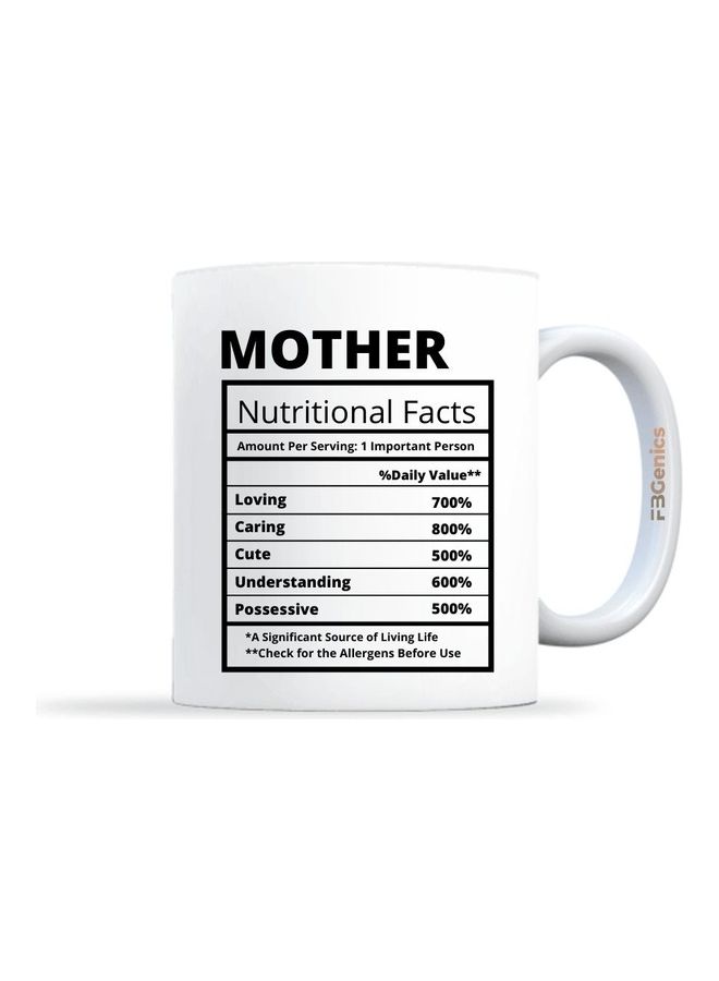 اف بي جينيكس مج قهوة بطبعة عبارة "Mother Nutritional Facts" مرحة أبيض/أسود - Image 1
