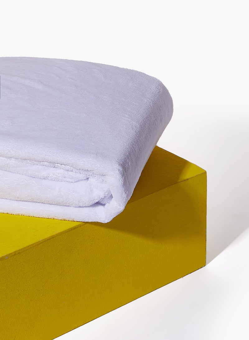 أمال غطاء حماية للفراش مضاد للماء ومصنوع من الصوف المرجاني من تشكيلة هوم إسينشال - مقاس  200x200+33 سم بوليستر أبيض سادة Super King - Image 3