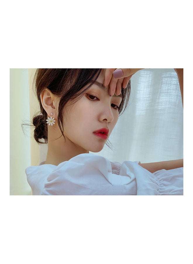 J.J Hand made 925 Silver Needle Heart Daisy Earrings - Image 3