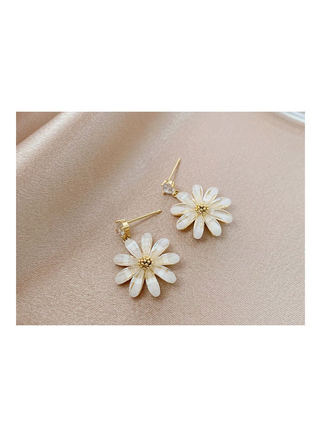 J.J Hand made 925 Silver Needle Heart Daisy Earrings - Image 2