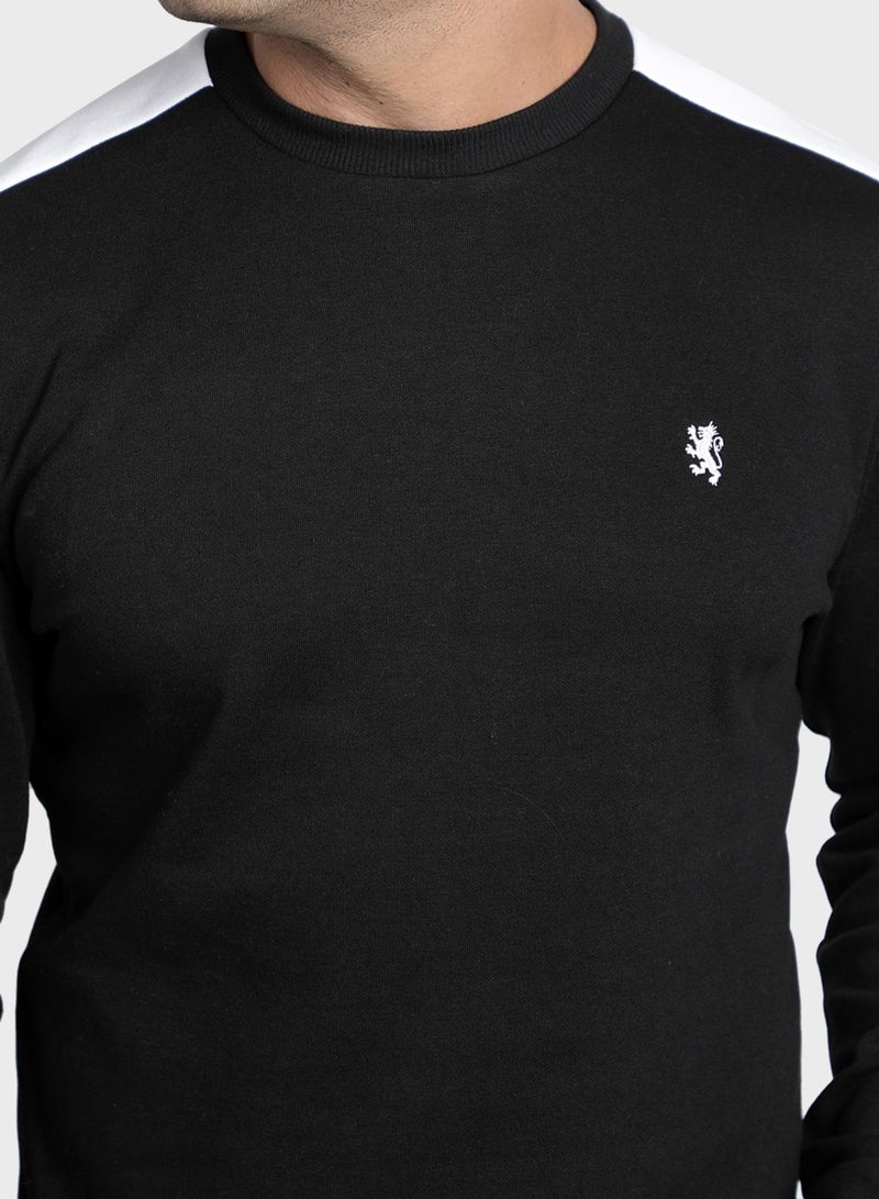 ريد تيب سويت شيرت مفصل بأكمام بنمط كتل ألوان أسود/أبيض/أزرق  - Image 3