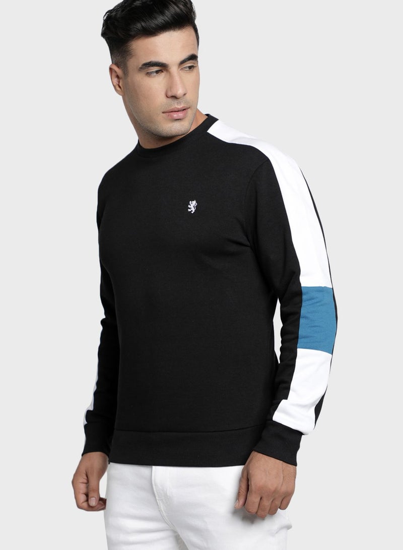 ريد تيب سويت شيرت مفصل بأكمام بنمط كتل ألوان أسود/أبيض/أزرق  - Image 2