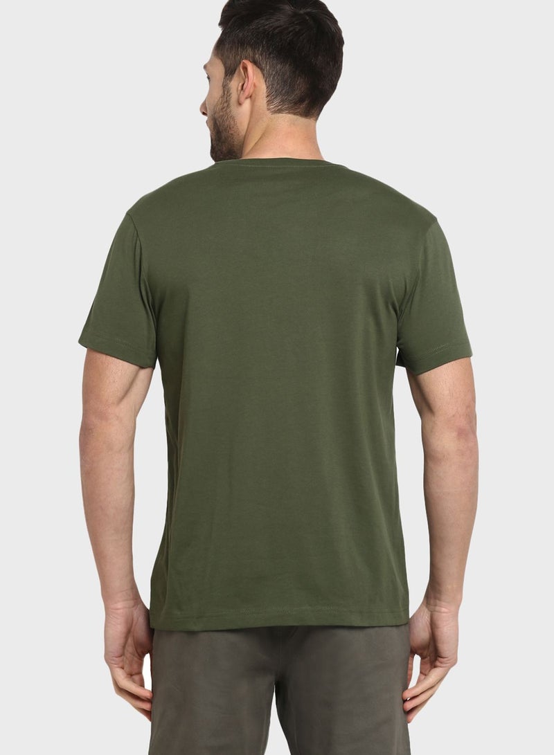 ريد تيب تيشيرت بفتحة رقبة مستديرة وطبعة عبارة Preserve Nature" أخضر - Image 2